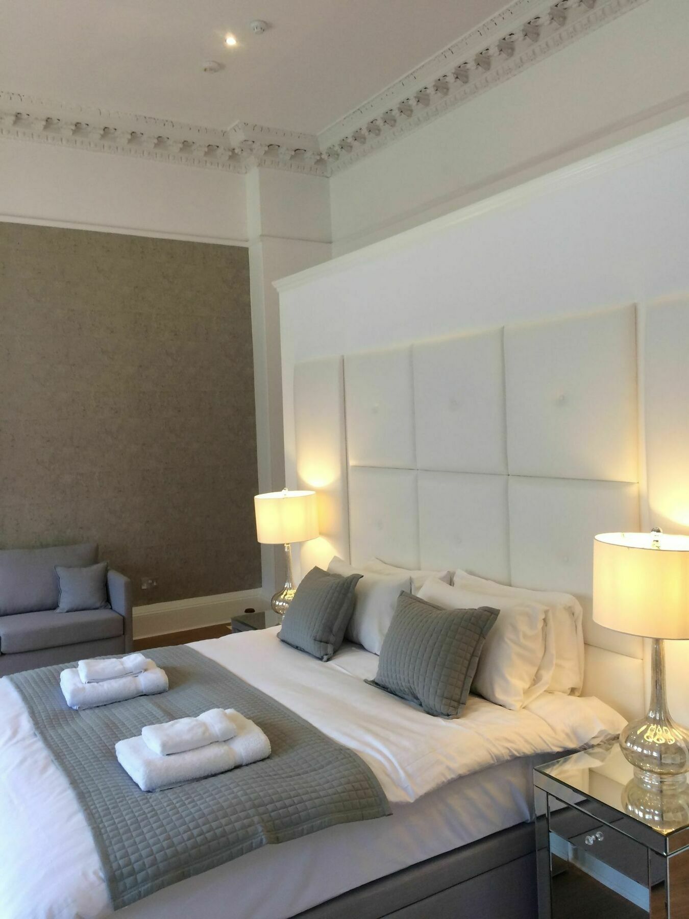 Hanover 71 Suites เอดินบะระ ภายนอก รูปภาพ